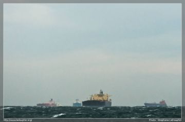 Pétroliers en attente dans le Golf de Fos